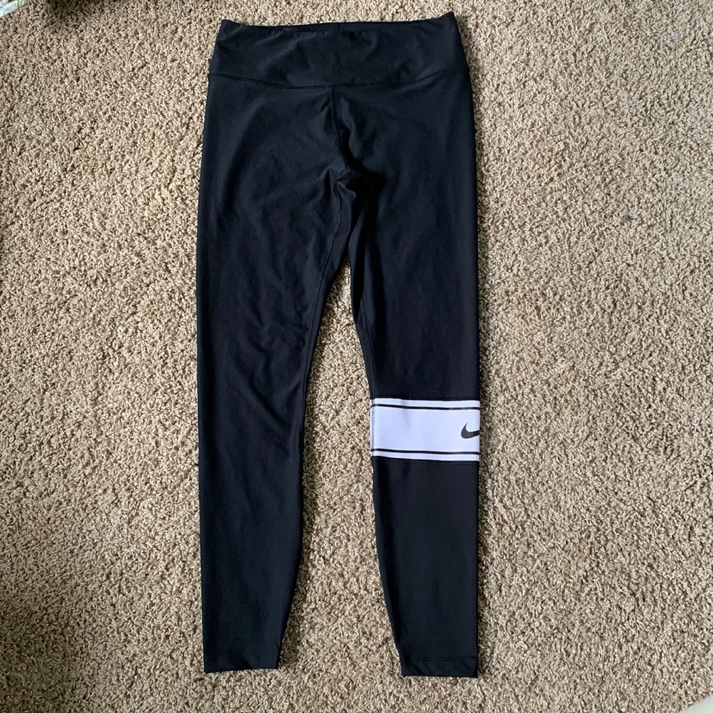 Like new NIKE drifit leggings